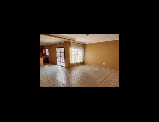 3 BEDROOM HOUSE FOR SALE IN GEELHOUTPARK